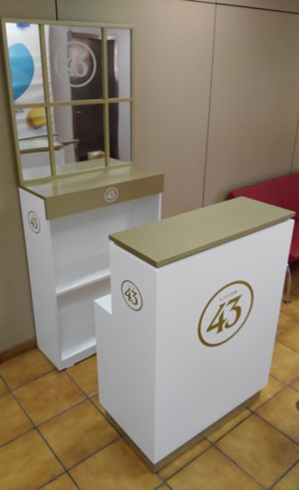 Mobiliario metálico para retail