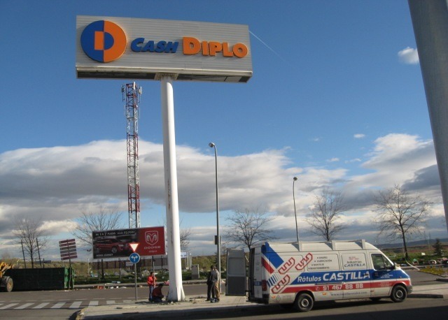 Valla corporativa exterior